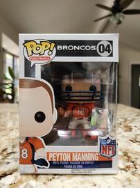 NFL 4534 Pop Vinyl Peyton Manning Broncos Figure : Funko Pop! Sports:  : Toys & Games