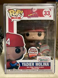 POP MLB 33 YADIER MOLINA Gold Busch Stadium Exclusive SGA Funko