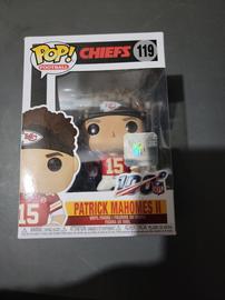 FUNKO POP NFL PATRICK MAHOMES #119 SPECIAL EDITION WHITE CHASE PSA GRADED  9.0