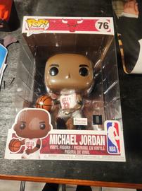 Funko Pop! NBA - 10 Michael Jordan (White Jersey) - Footlocker